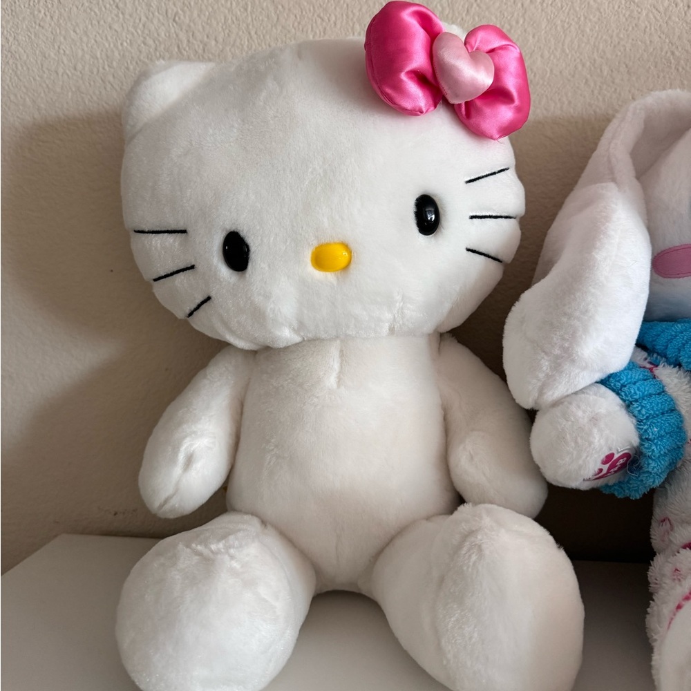 2010 fluffy hello kitty build-a-bear